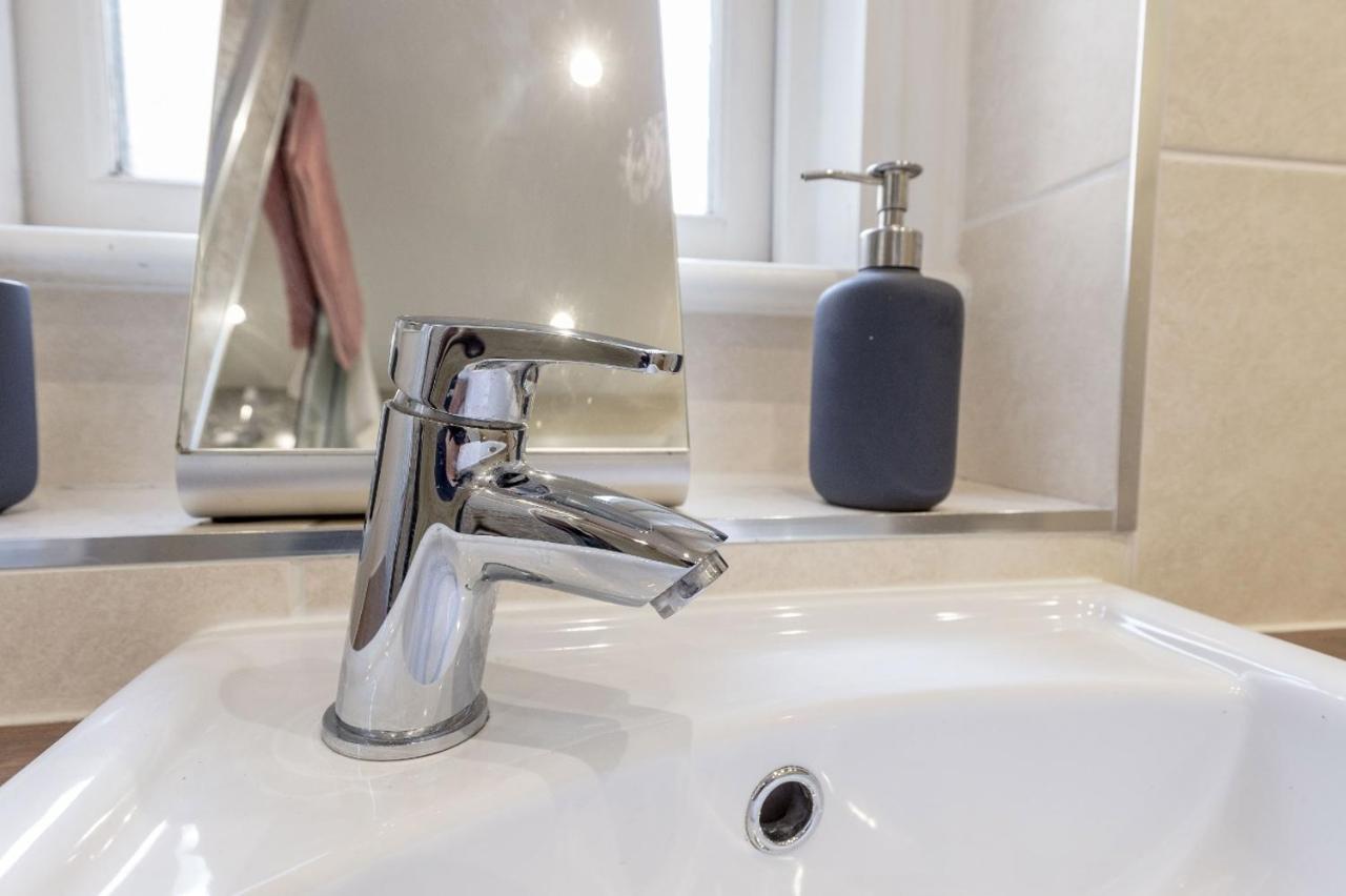 Stunning 1 Bed At Holyrood Palace & Arthurs Seat Эдинбург Экстерьер фото